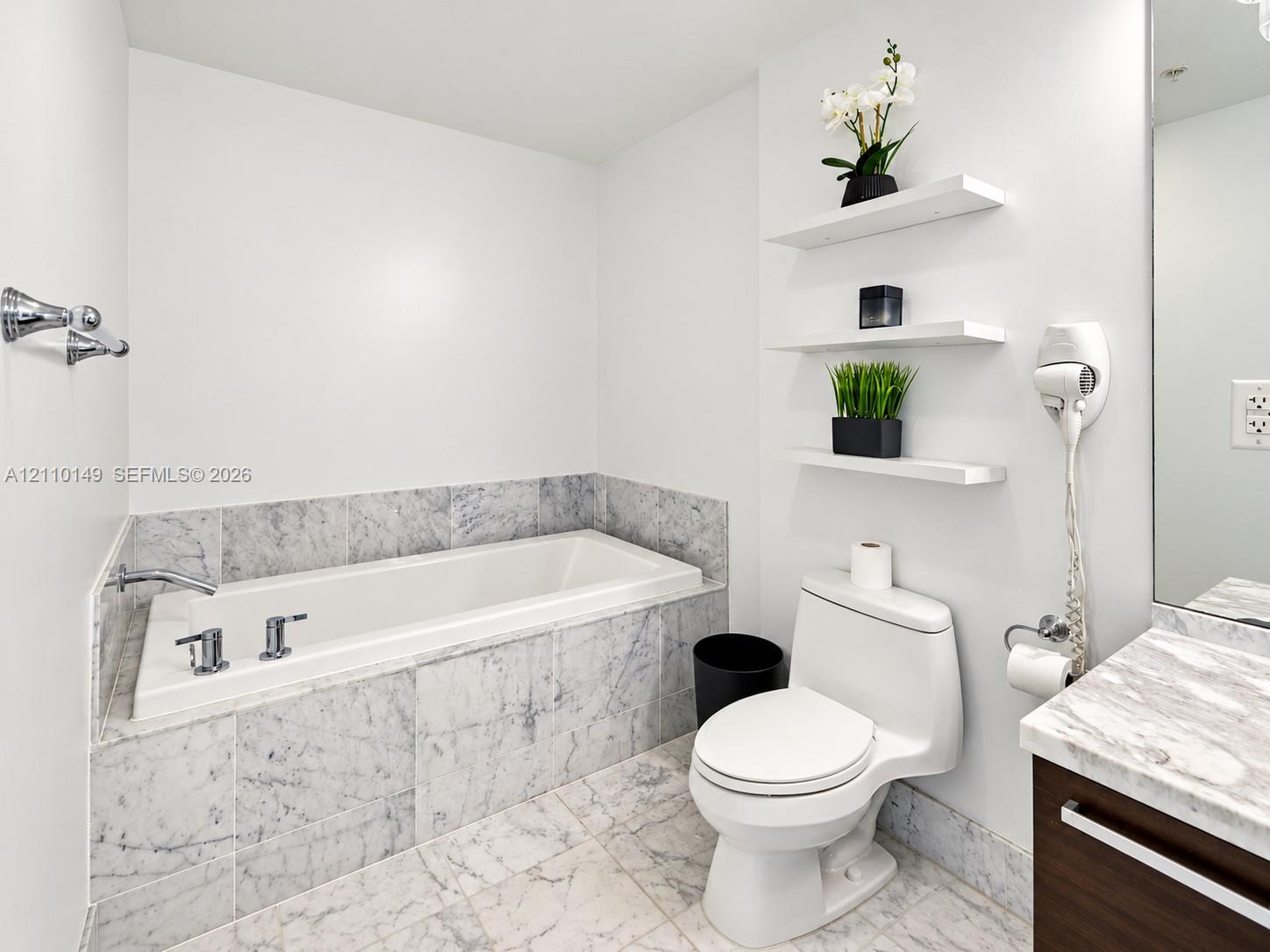 244 Biscayne Boulevard 2405 Property Photo 9
