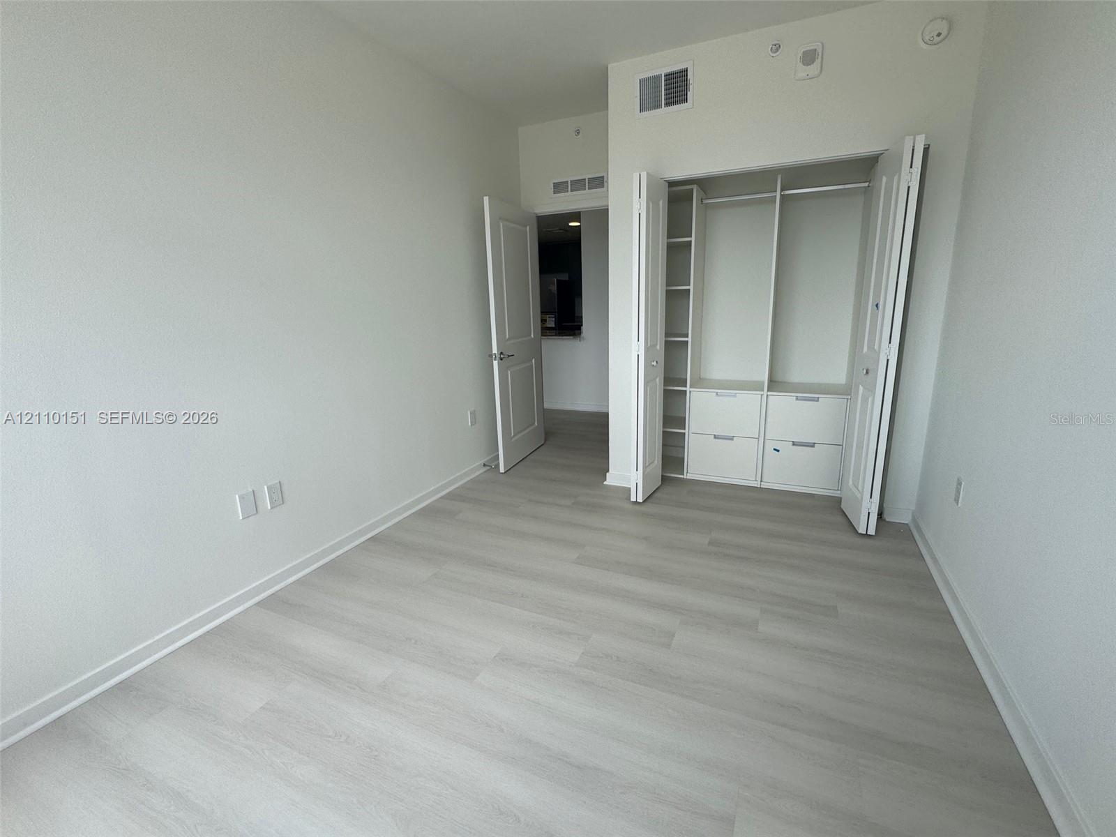 5563 Millenia Park Boulevard 527 Property Photo 5