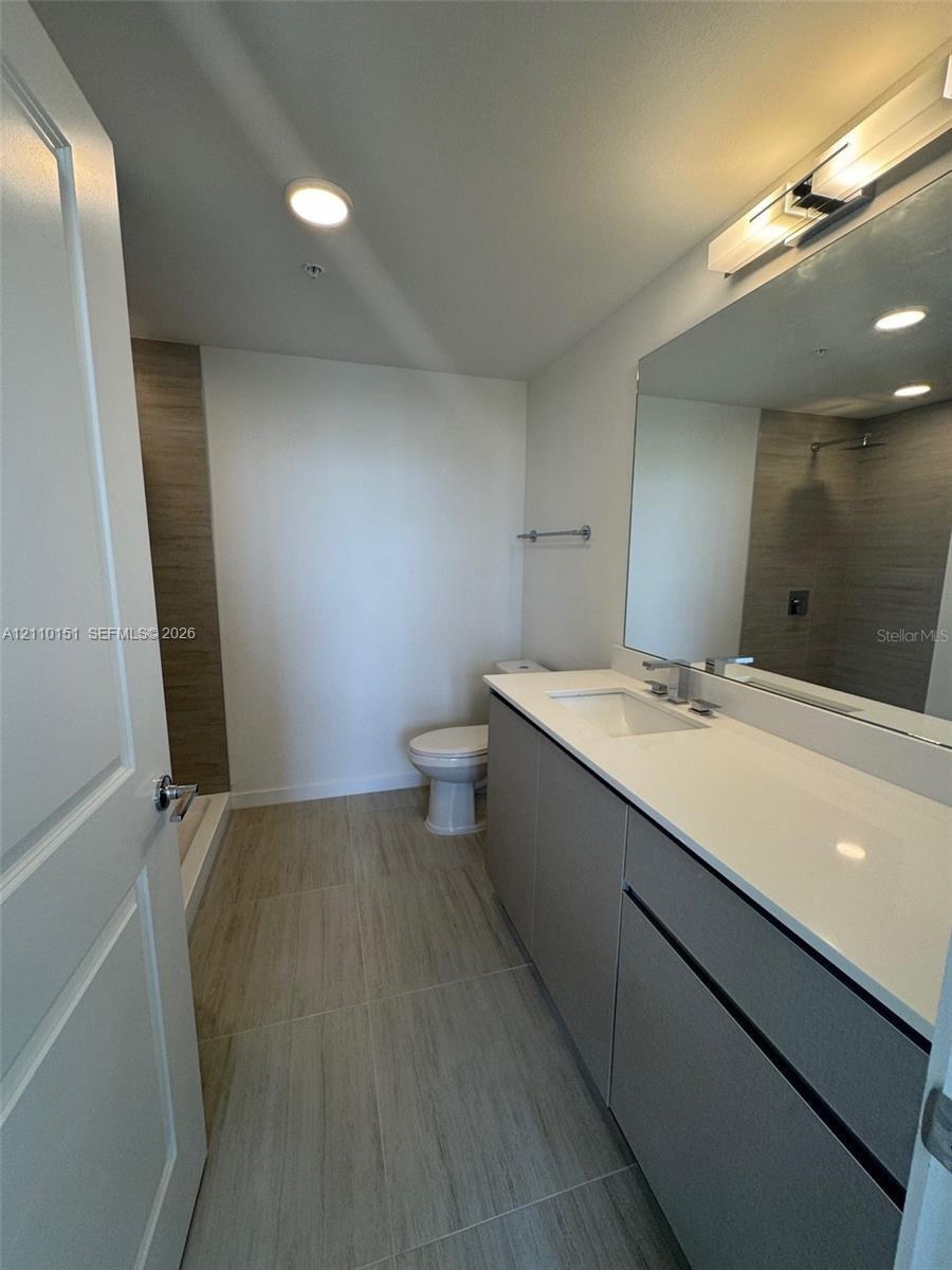 5563 Millenia Park Boulevard 527 Property Photo 10