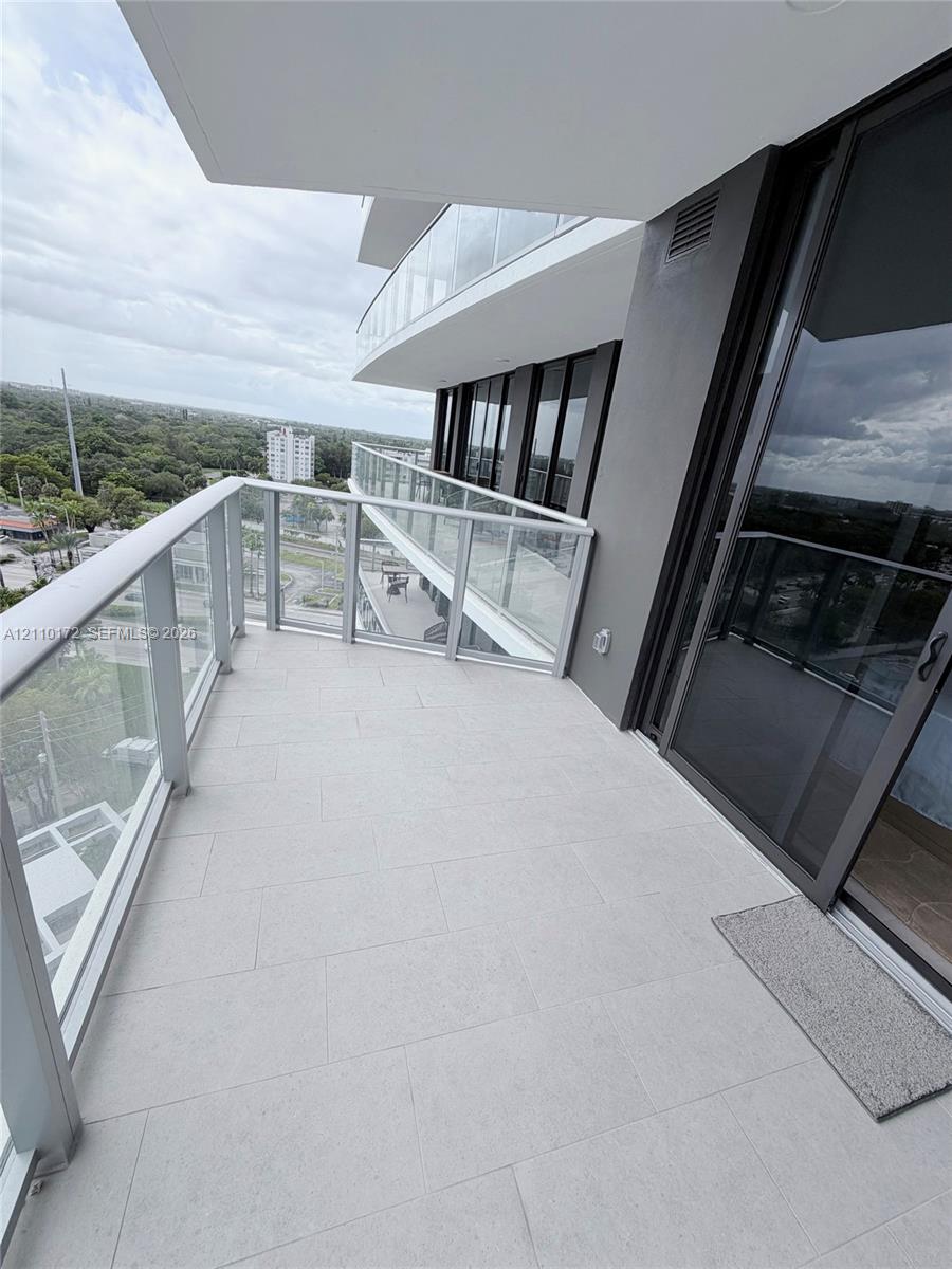 13899 Biscayne 1120 Property Photo 5