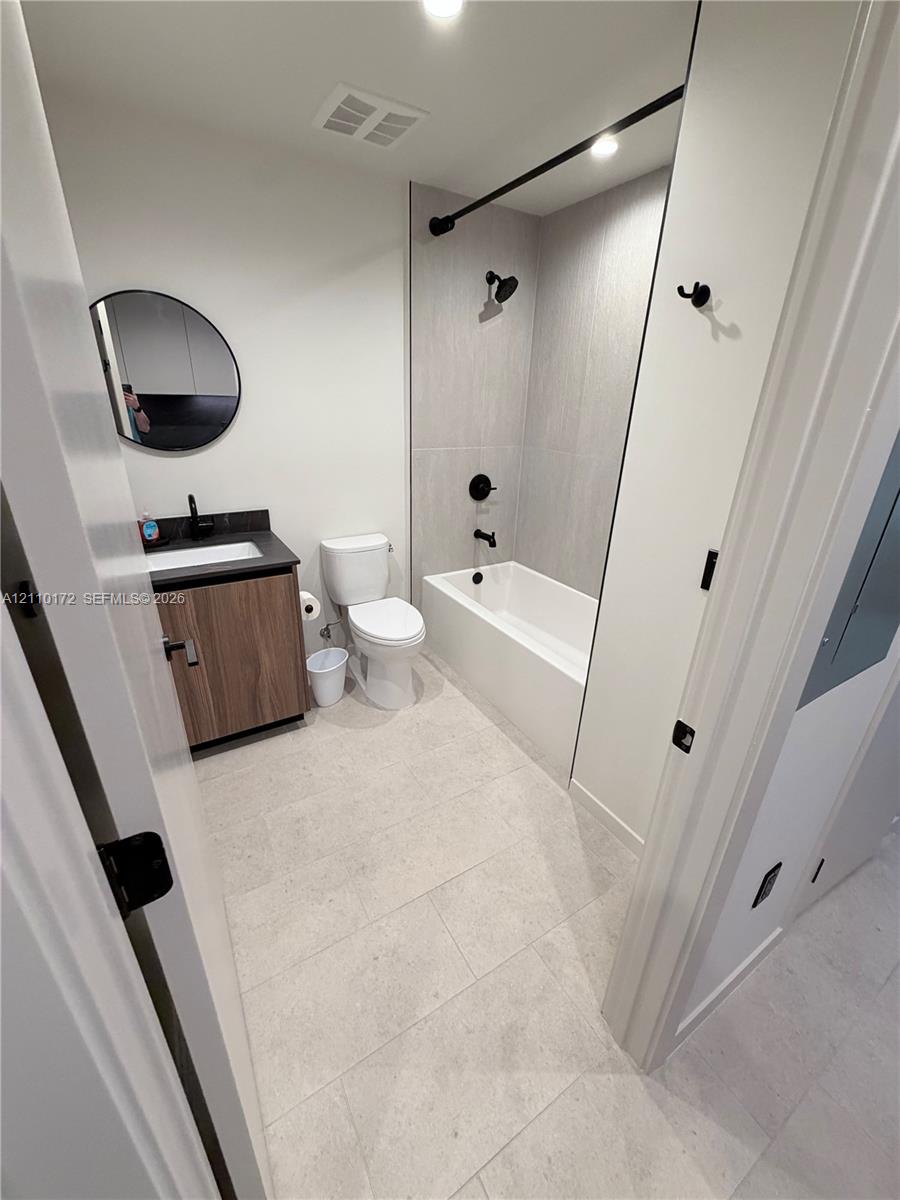 13899 Biscayne 1120 Property Photo 10