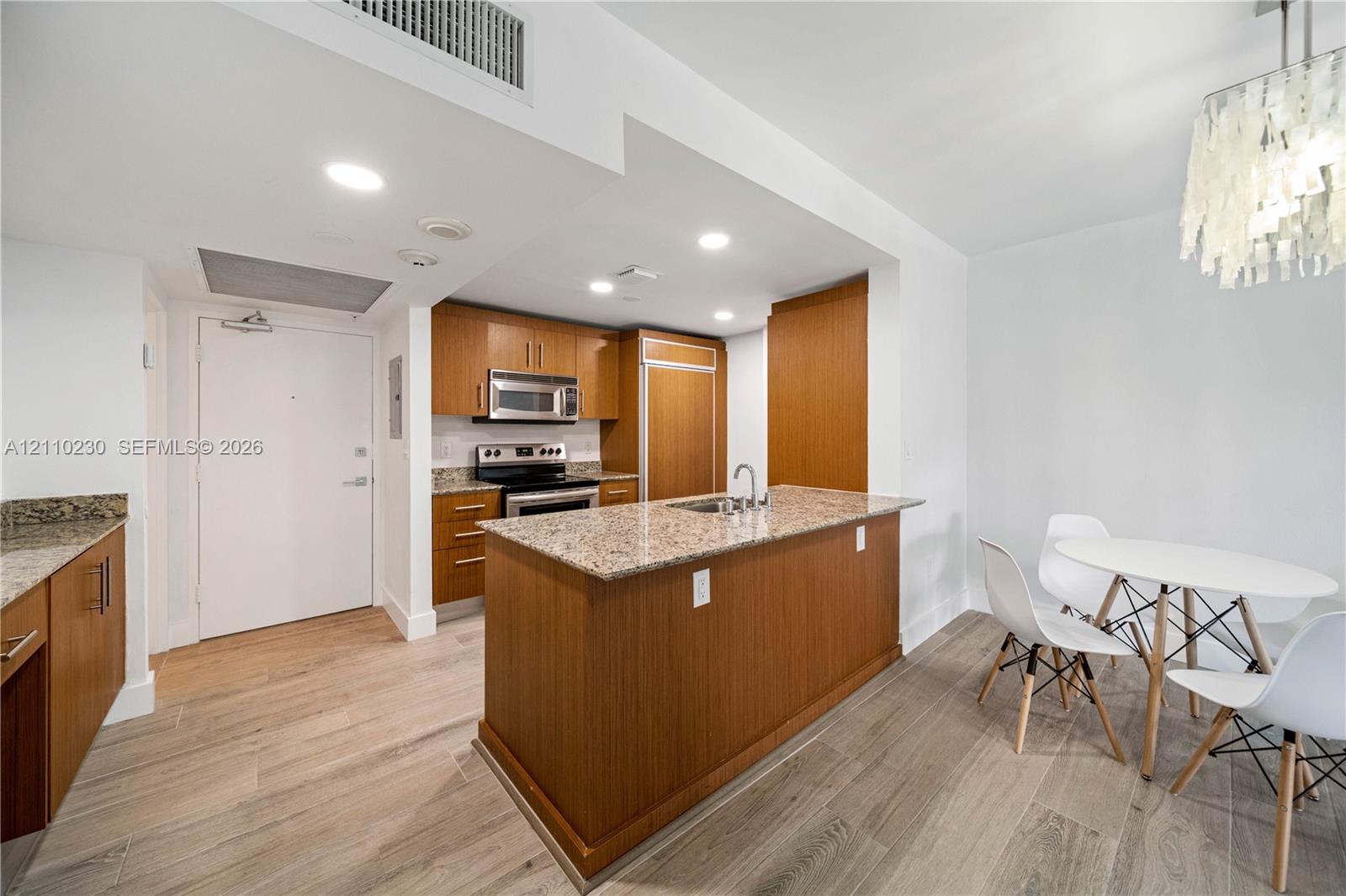 10275 Collins Avenue 224 Property Photo 9