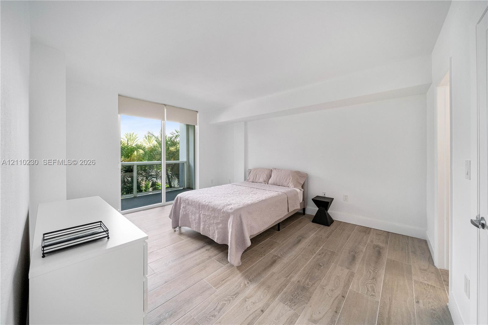 10275 Collins Avenue 224 Property Photo 18