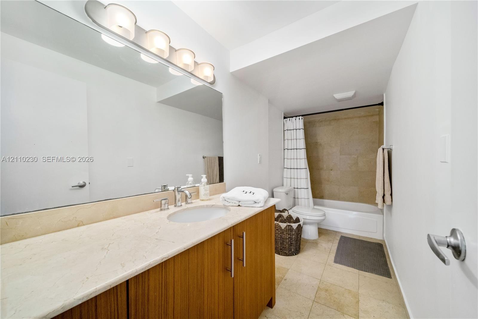 10275 Collins Avenue 224 Property Photo 22