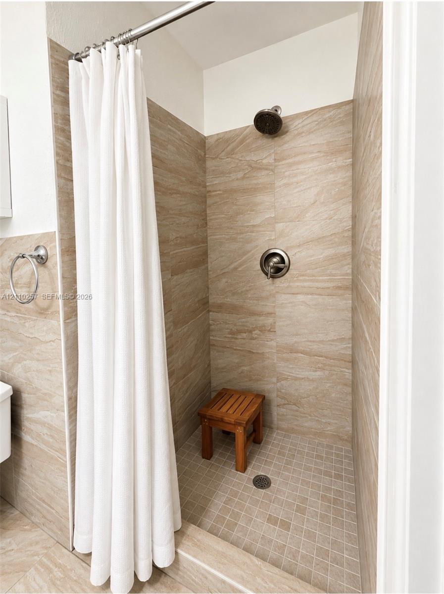 440 S Melrose Drive 1 Property Photo 12