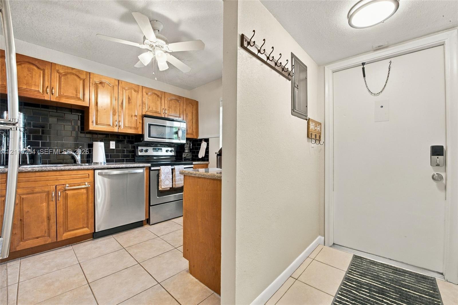 8605 W Sample Road 211 Property Photo 5