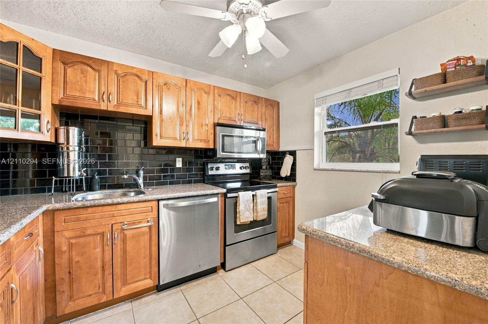 8605 W Sample Road 211 Property Photo 7