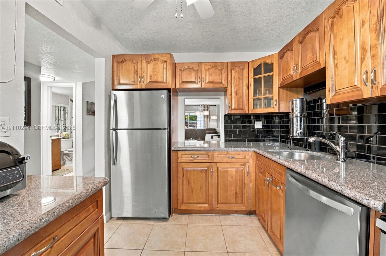 8605 W Sample Road 211 Property Photo 10
