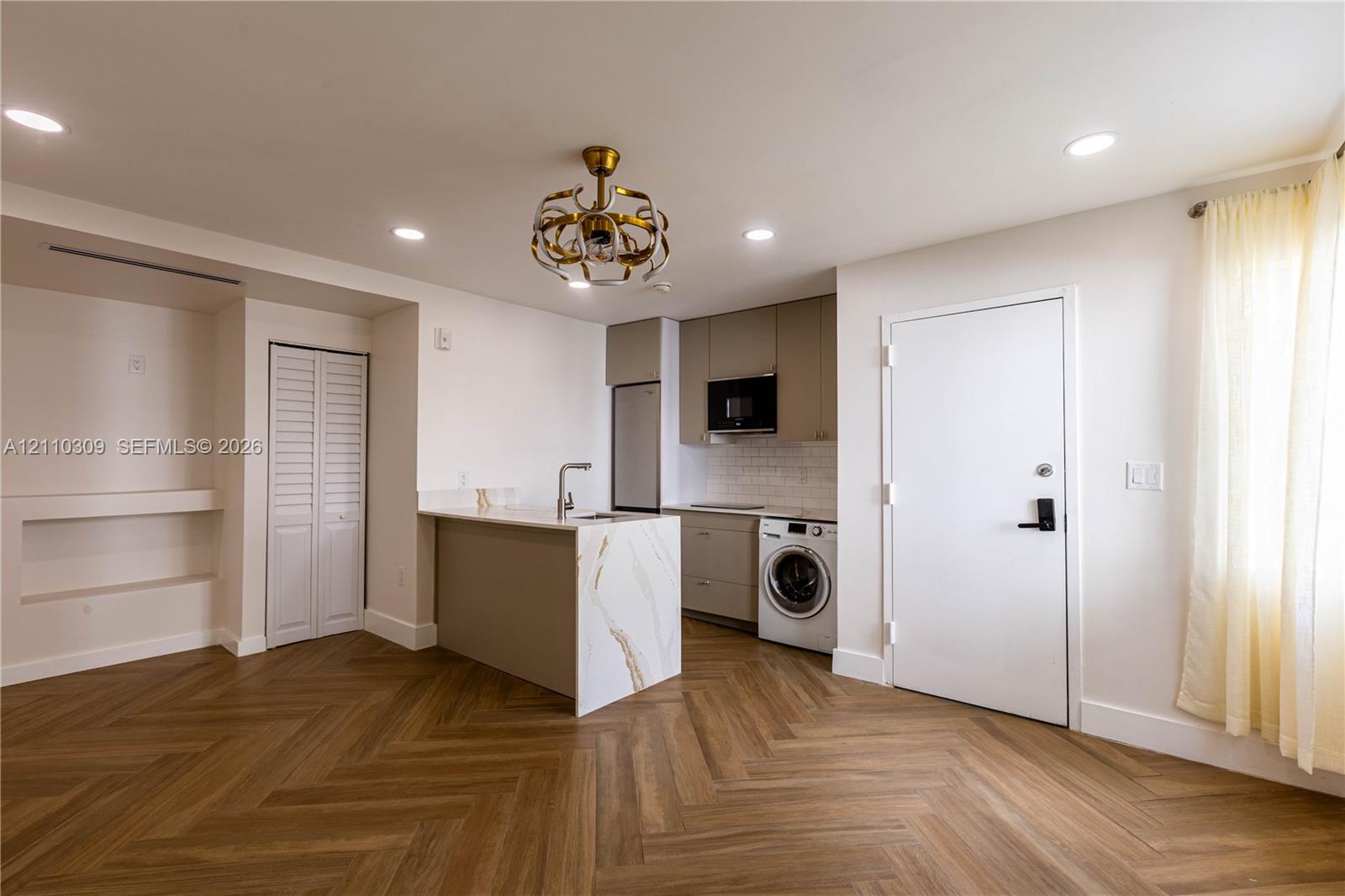 731 6th Street 104-E Property Photo 1