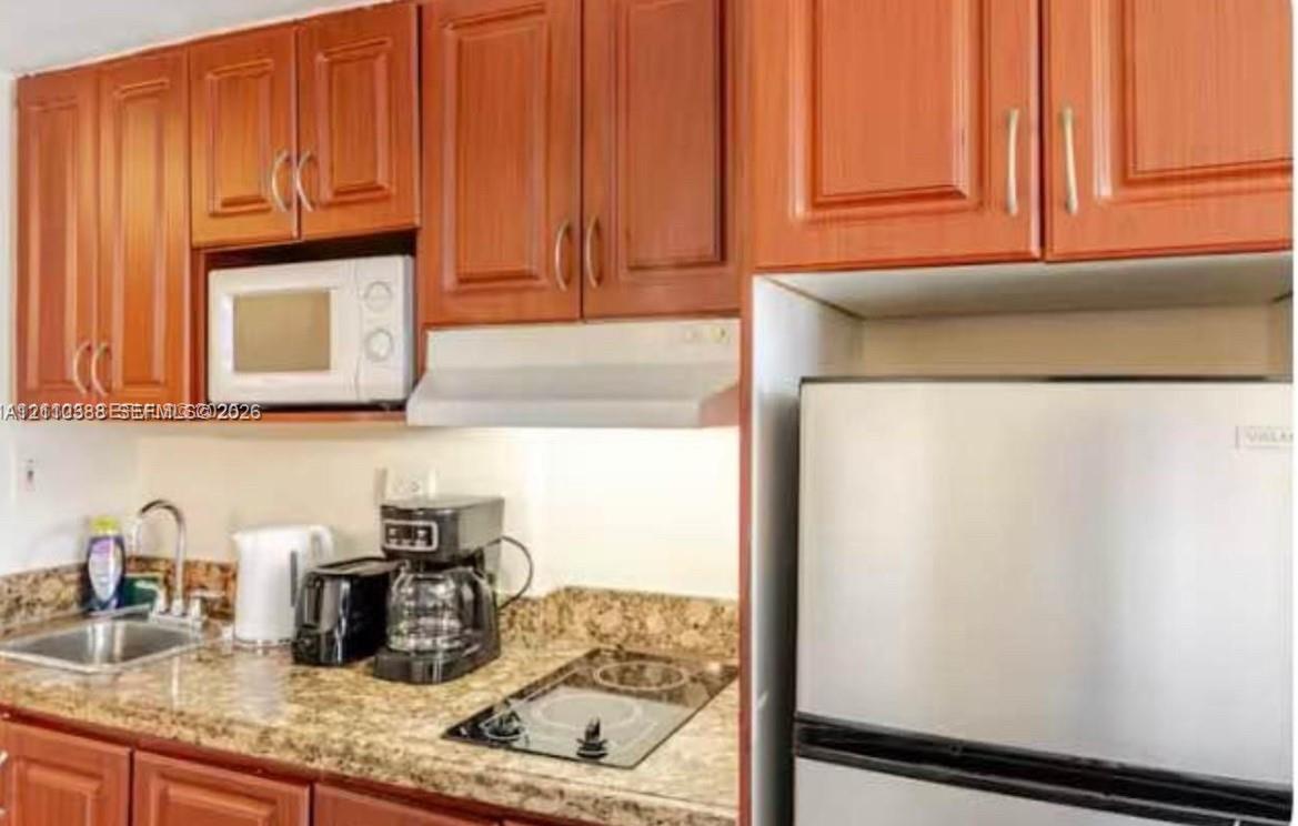 19201 Collins Avenue 733 Property Photo 4