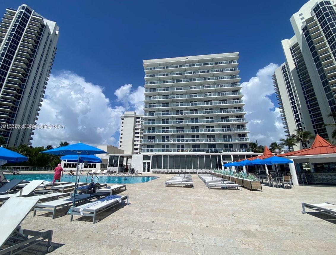 19201 Collins Avenue 733 Property Photo 19