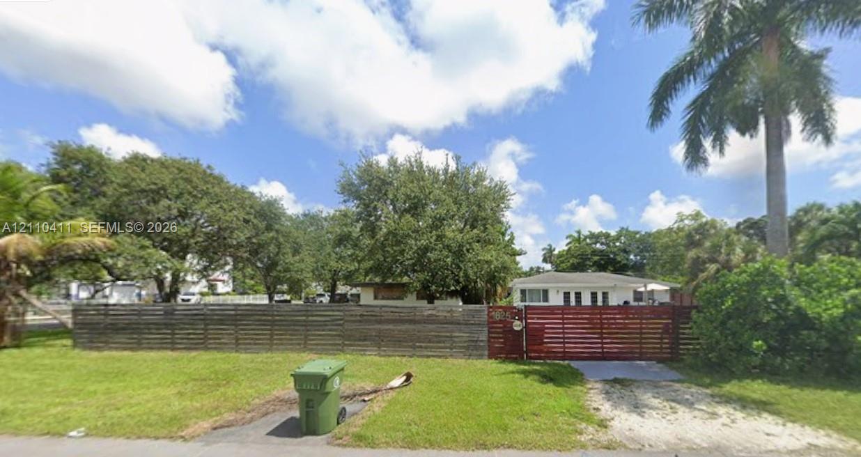1825 Sw 30th Street Property Photo 1