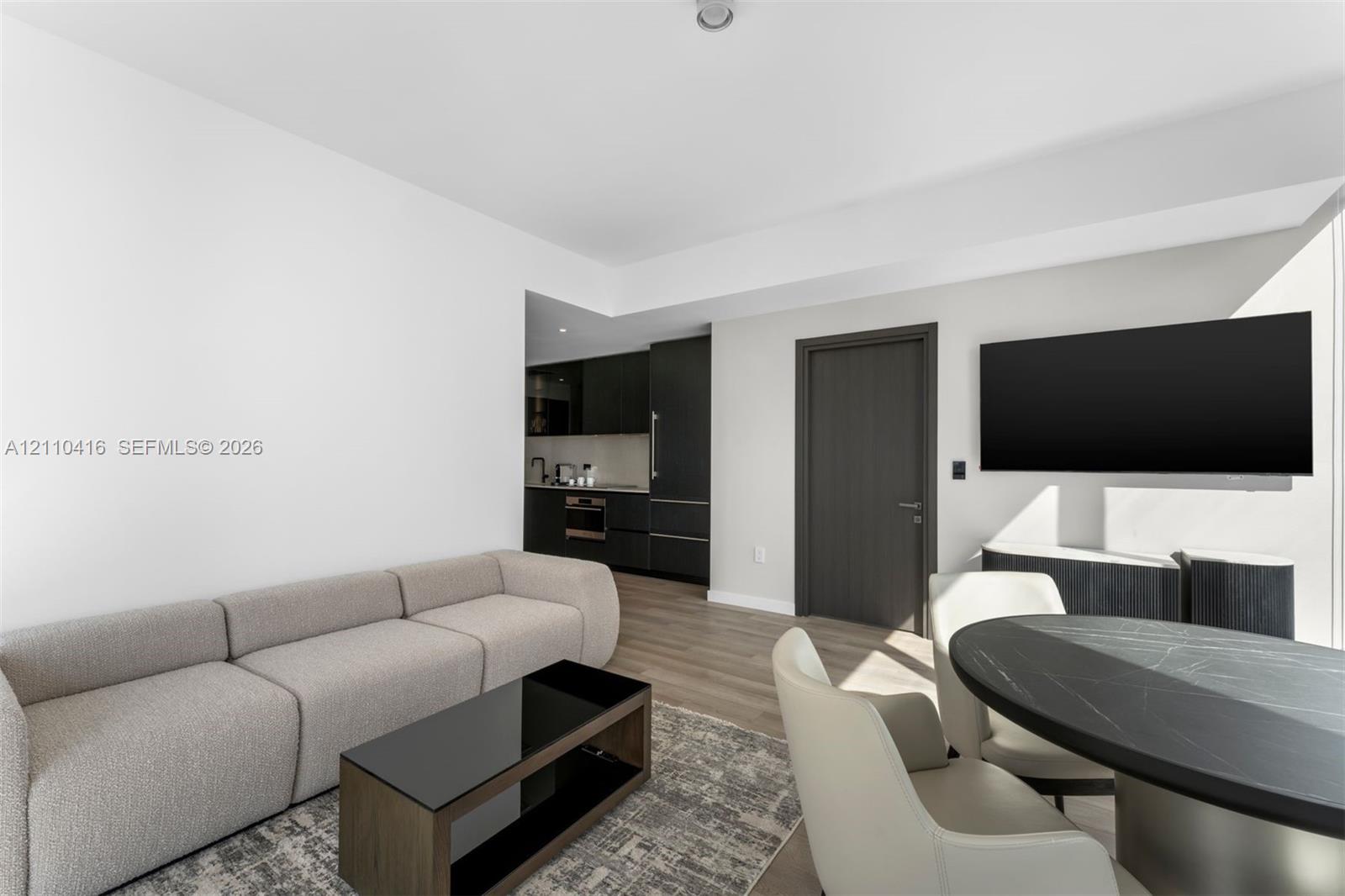 20 Ne 11 4208 Property Photo 3