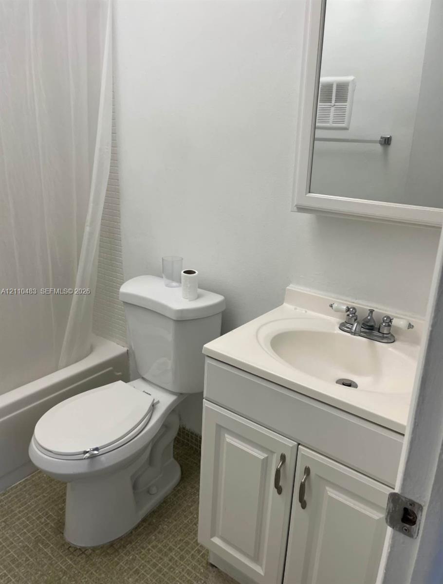 2135 Sw 6th Street 3 Property Photo 7