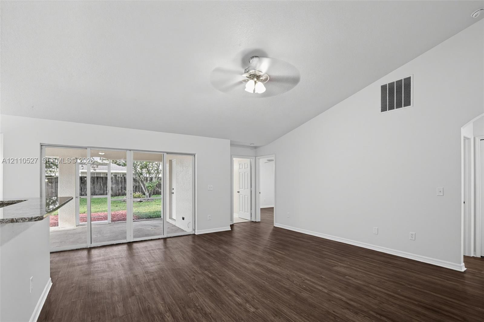 5509 Nw Commodore Terrace Property Photo 12