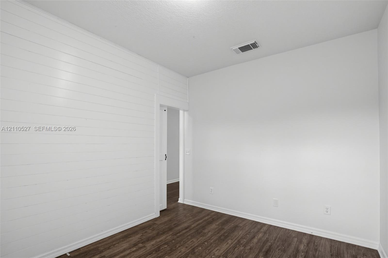 5509 Nw Commodore Terrace Property Photo 34