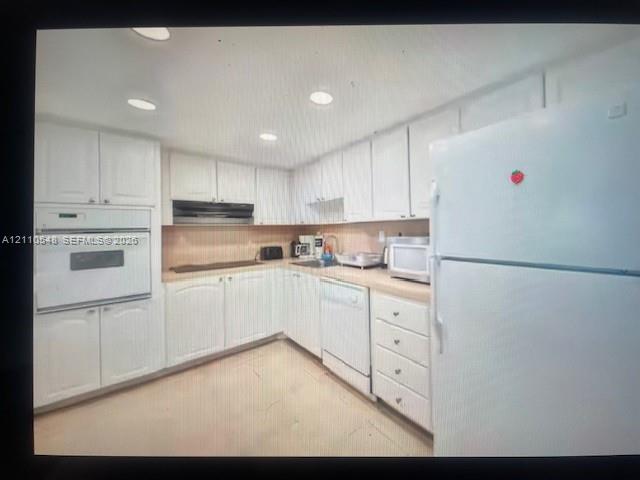 19370 Collins Avenue 622 Property Photo 9