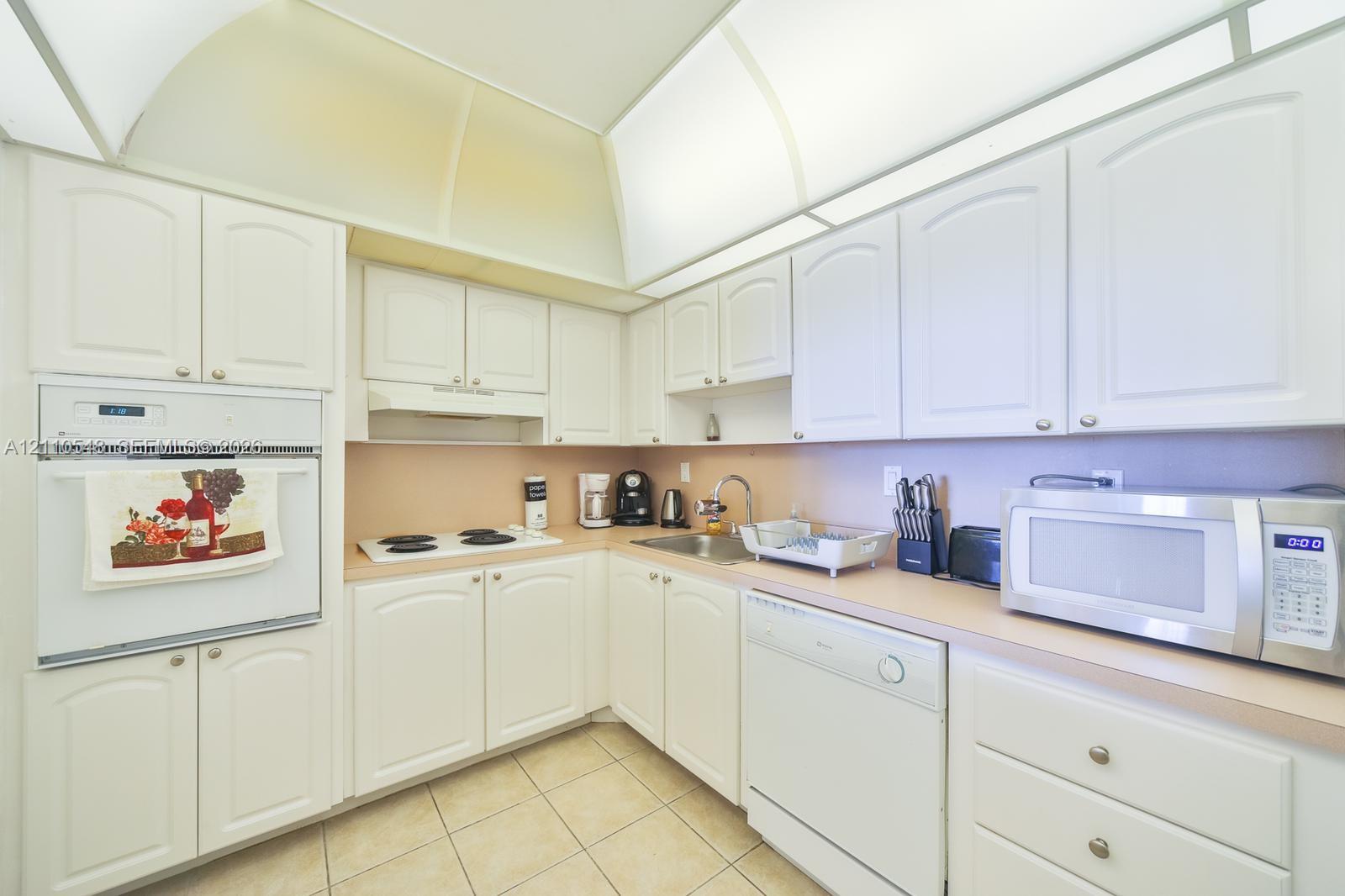 19370 Collins Avenue 622 Property Photo 25