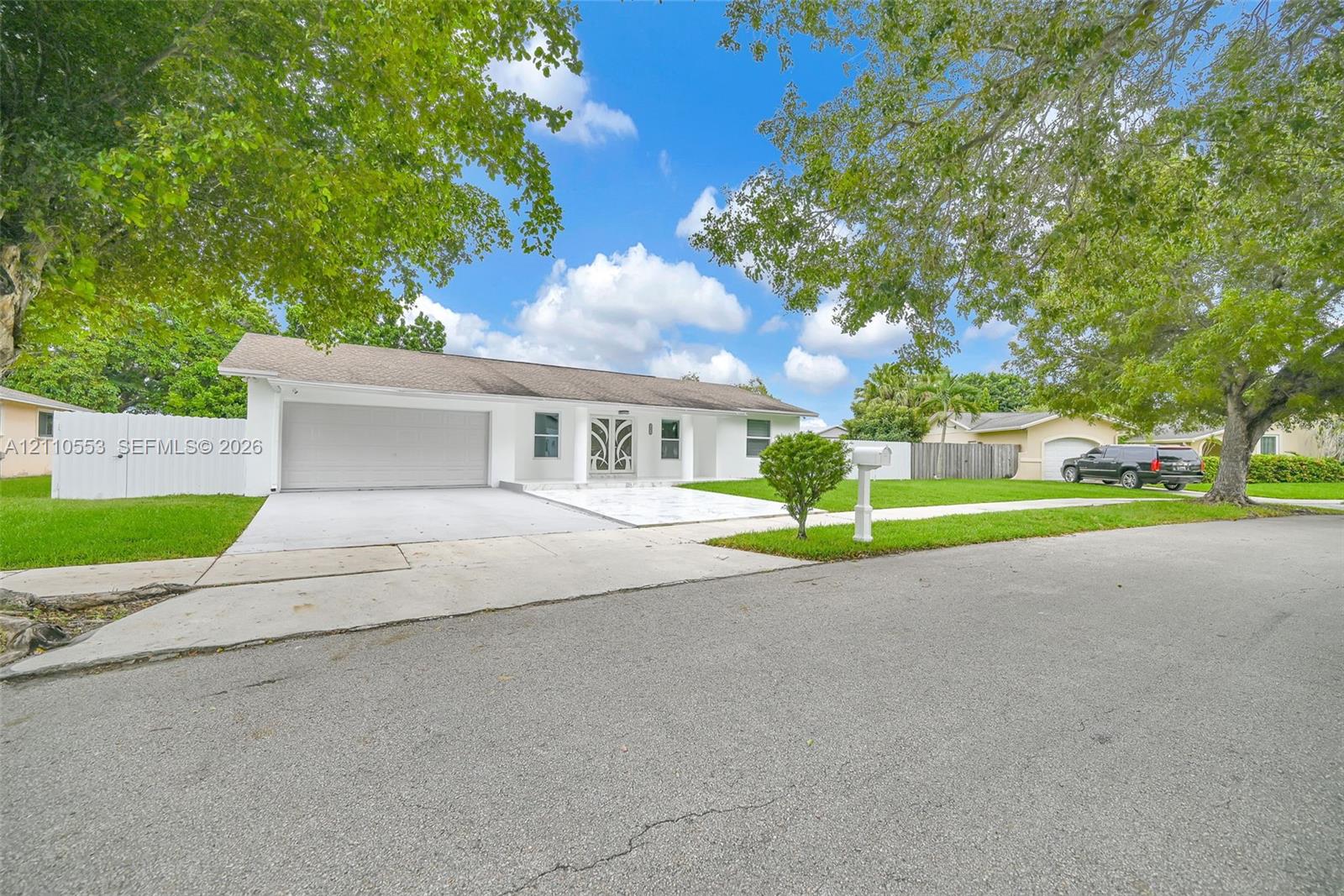 16611 Sw 108th Court Property Photo 1