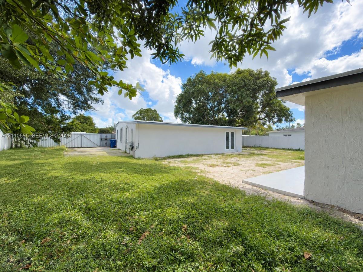 2125 Nw 158th Street Property Photo 6