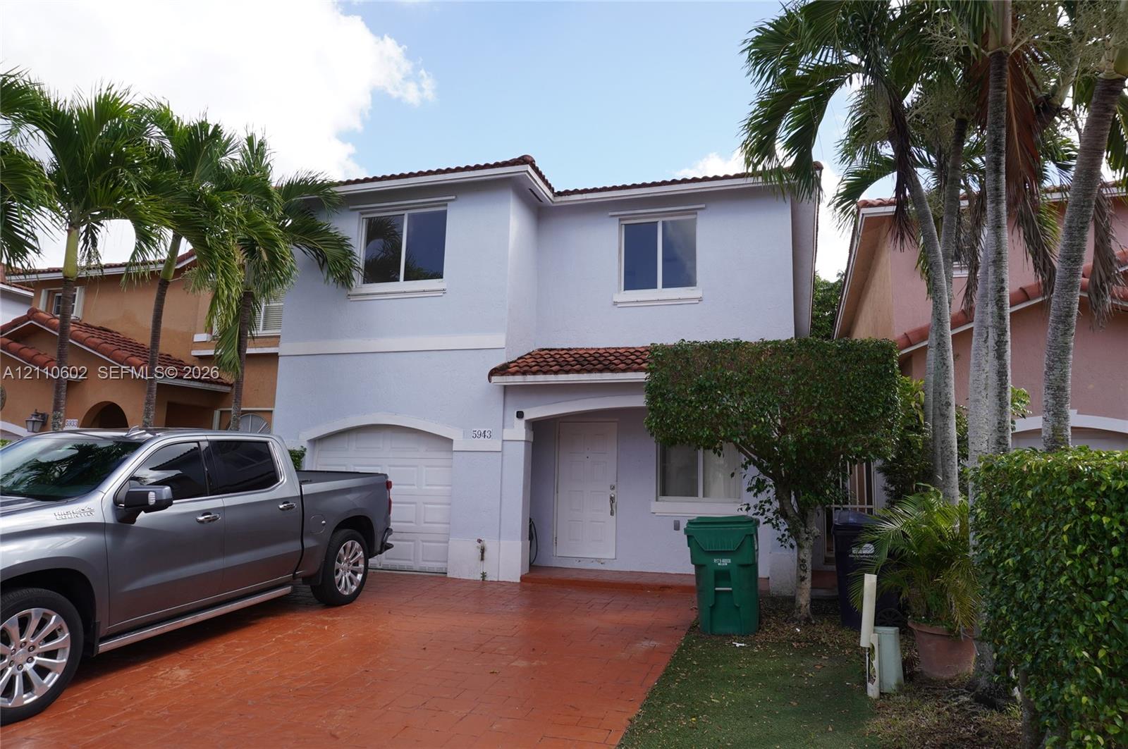 5943 SW 162nd Place Property Photo 1