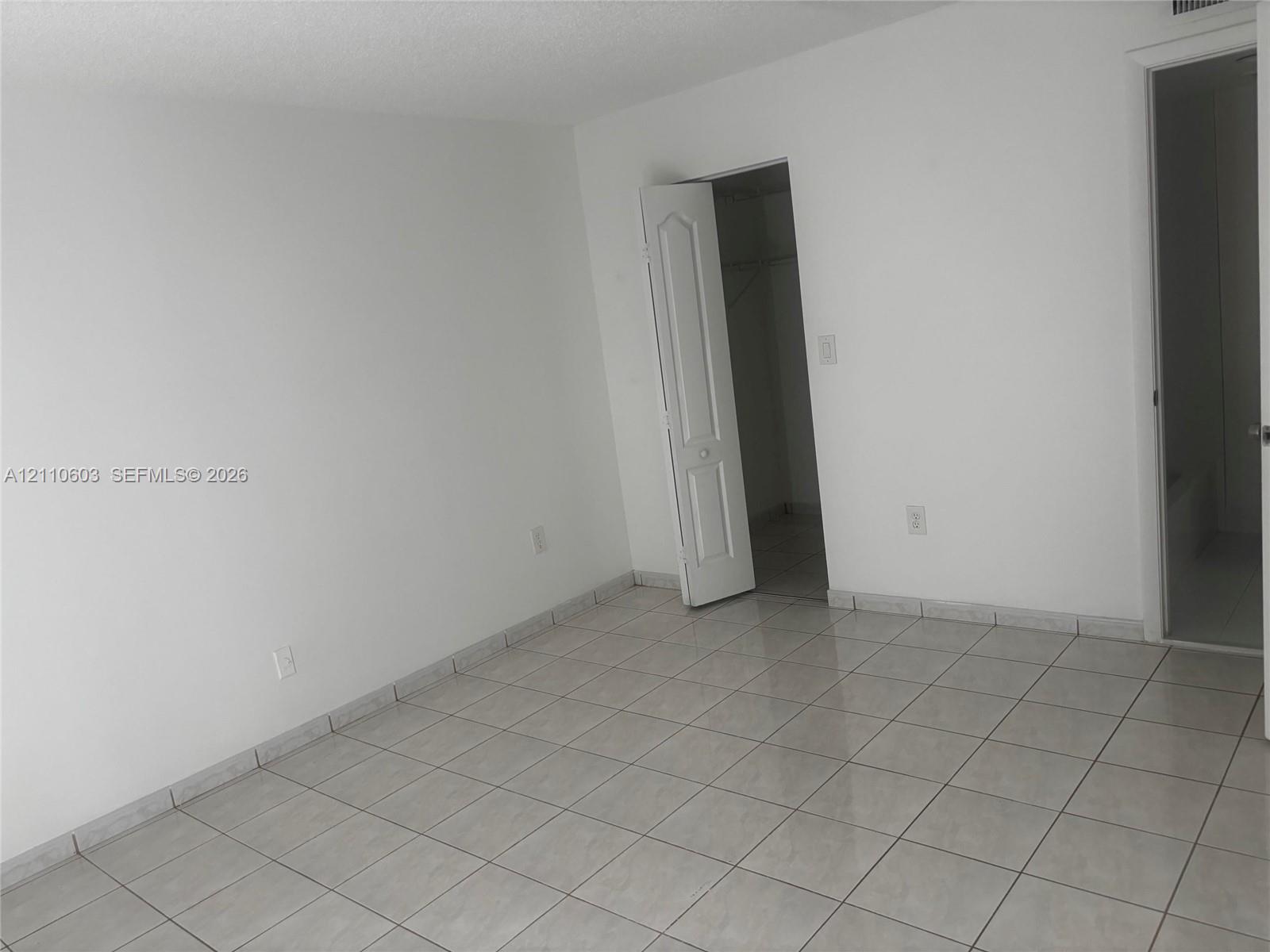 11790 Sw 18th Street 402-3 Property Photo 4