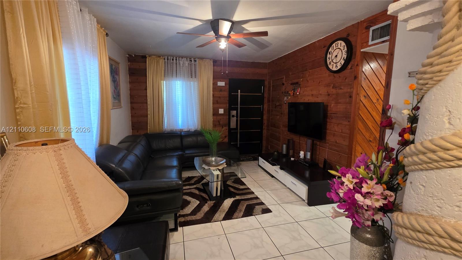 350 Nw 188th Street Property Photo 5