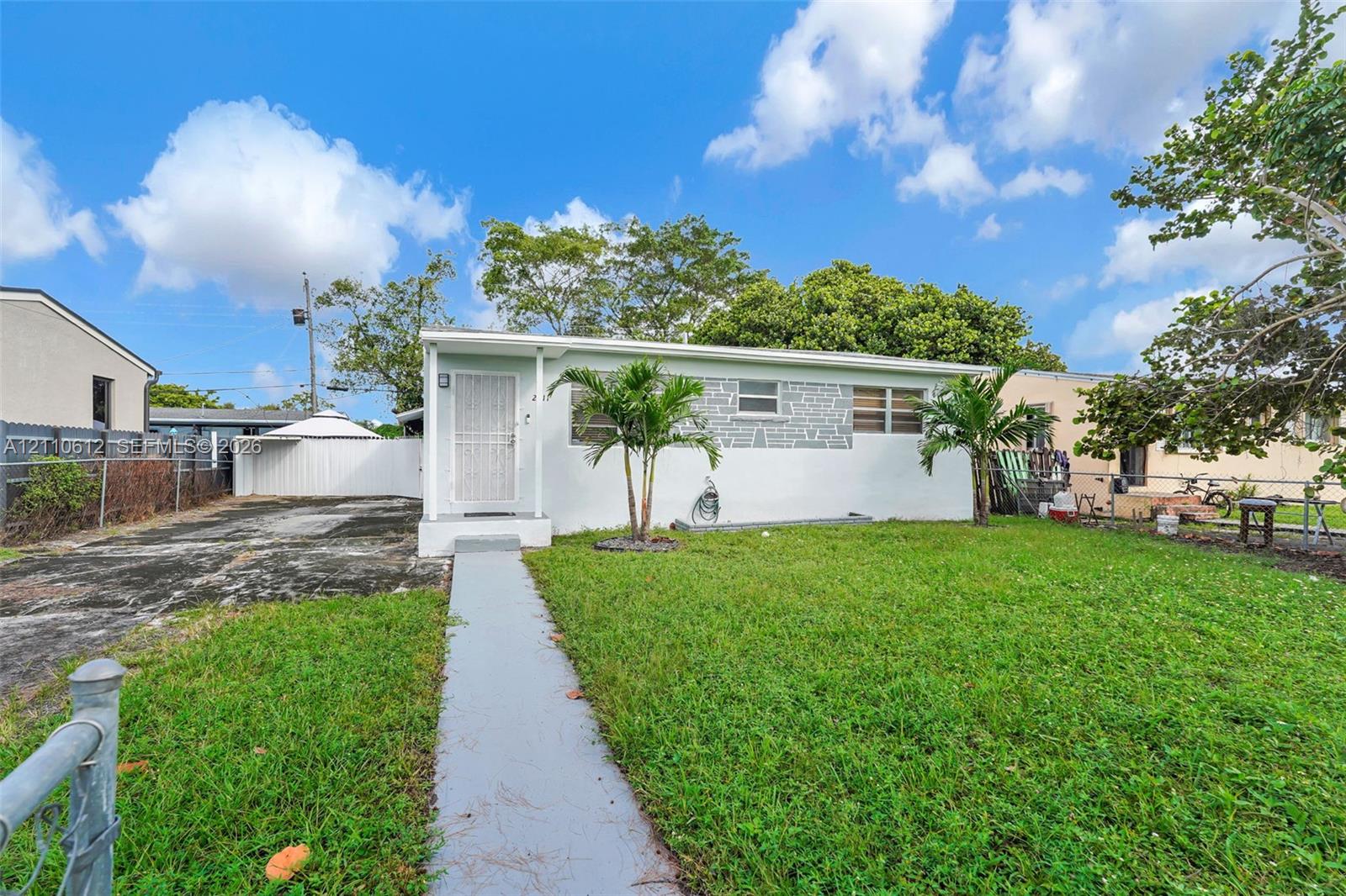 2311 Nw 140th Street Property Photo 2