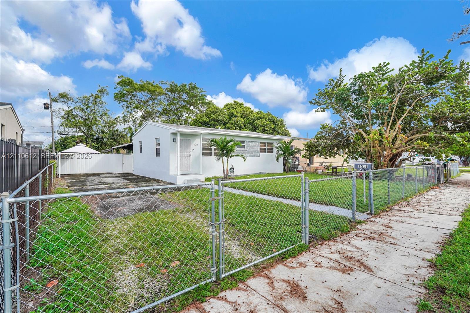 2311 Nw 140th Street Property Photo 3