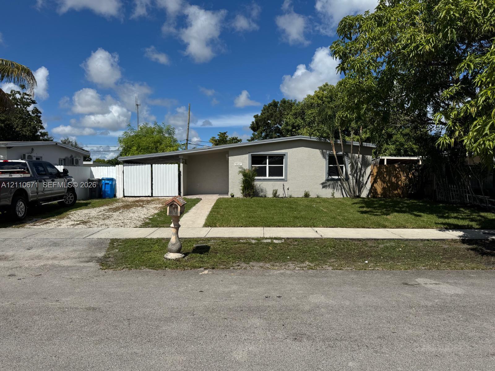 4541 Sw 40th Street Property Photo 1