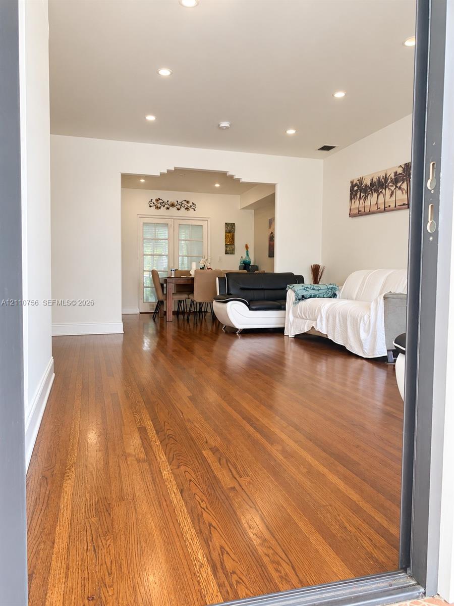 1351 Nw 55th Terrace Property Photo 3