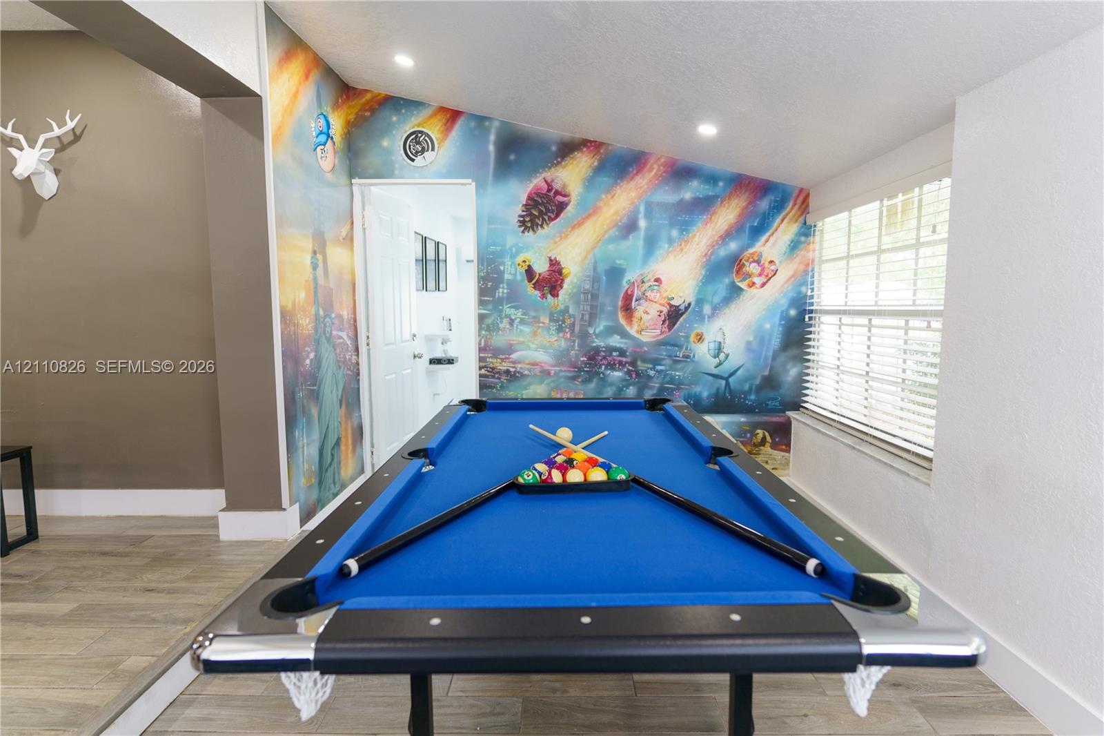 7833 Madeira Street Property Photo 2