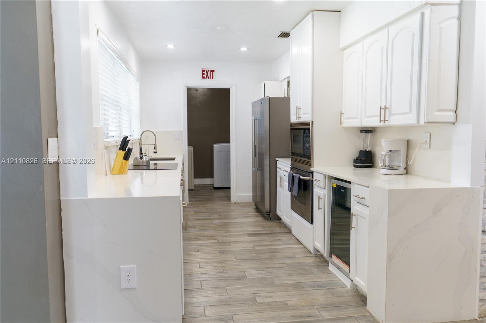 7833 Madeira Street Property Photo 4