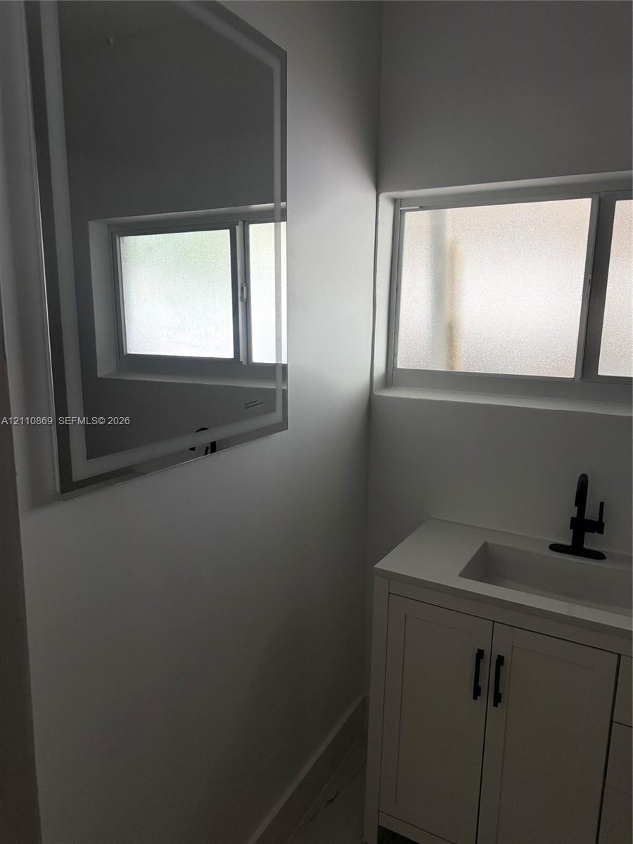A12110869 Property Photo 8