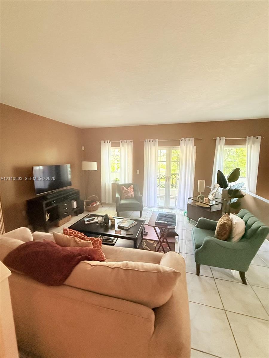 261 Navarre Avenue C-8 Property Photo 8