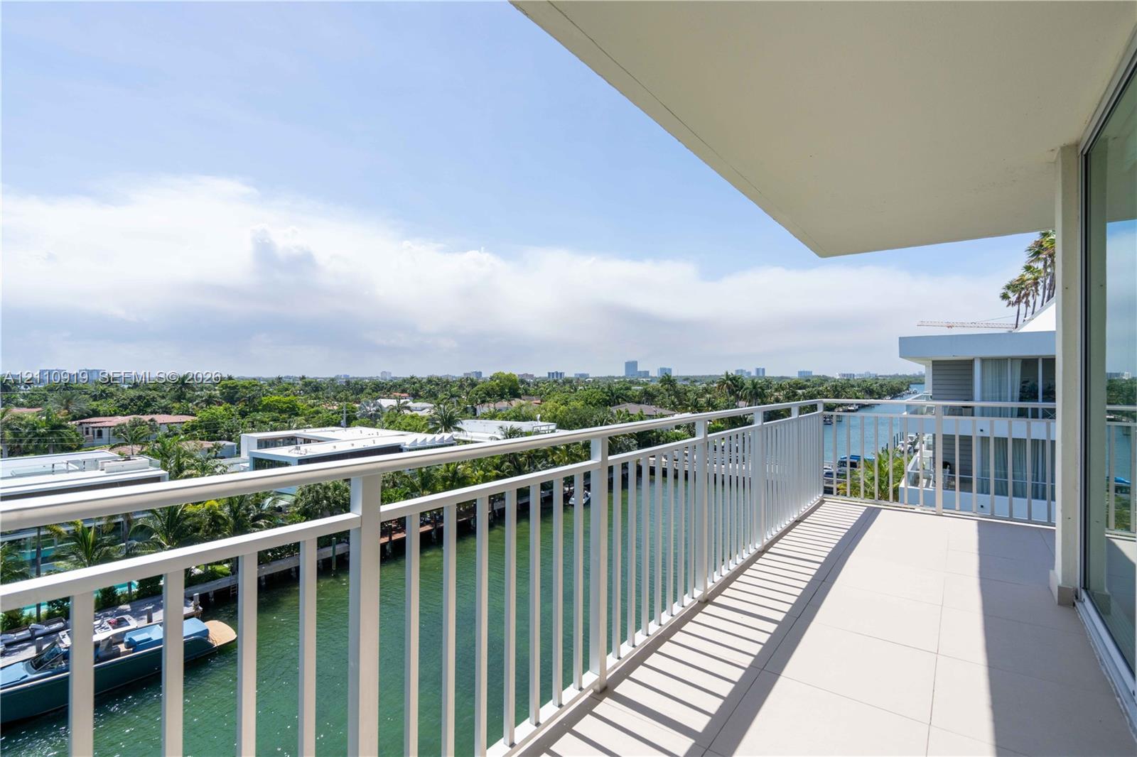 9500 W Bay Harbor Drive 7d Property Photo 3