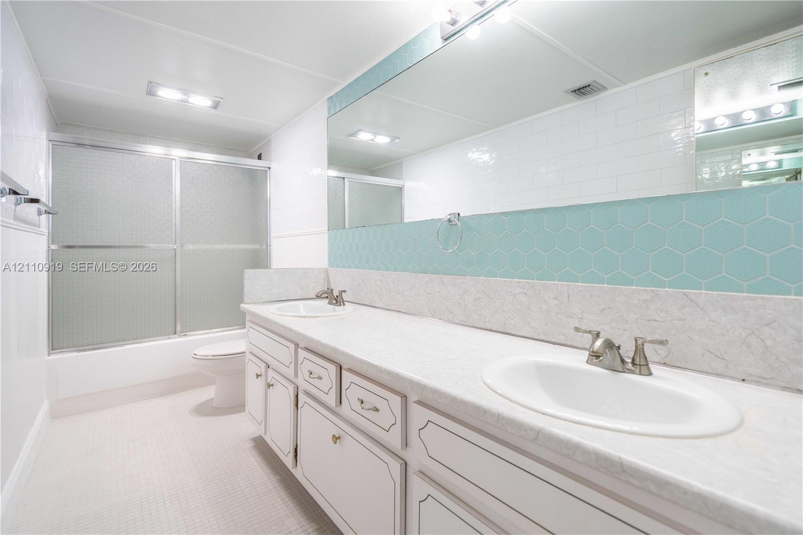 9500 W Bay Harbor Drive 7d Property Photo 21