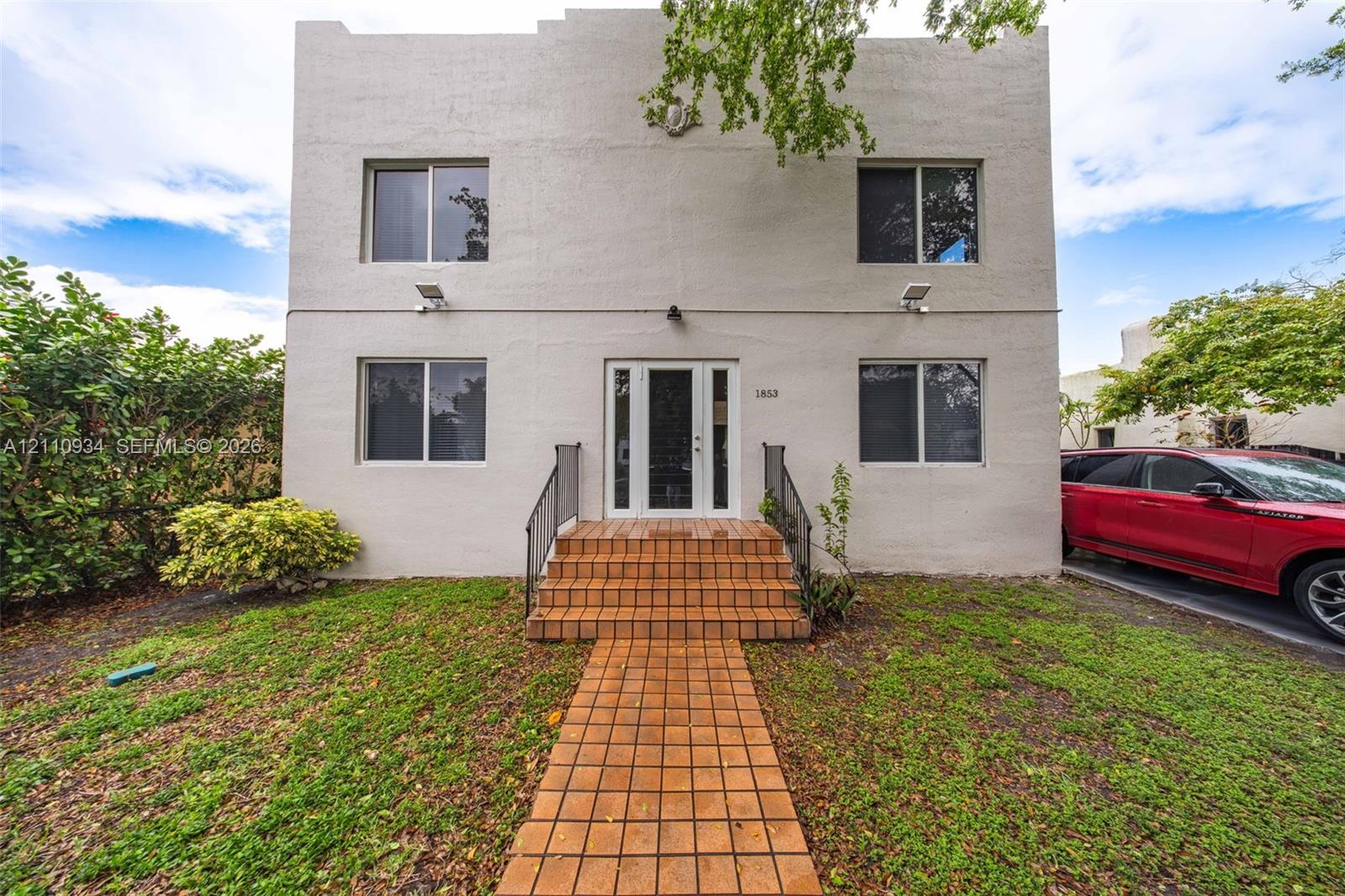 1853 Sw 17th Street 4 Property Photo 2