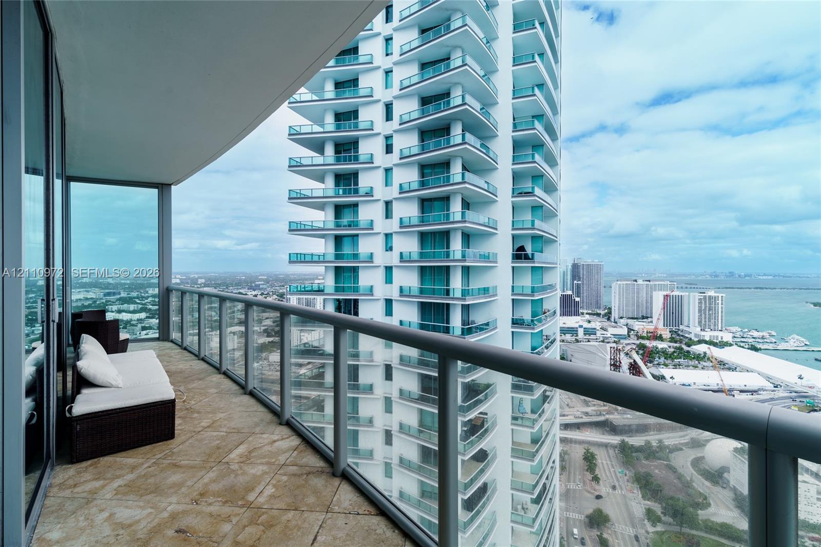 888 Biscayne Boulevard 4712 Property Photo 4