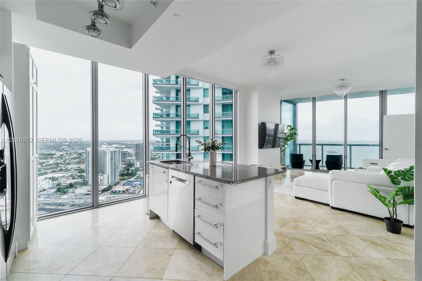888 Biscayne Boulevard 4712 Property Photo 6