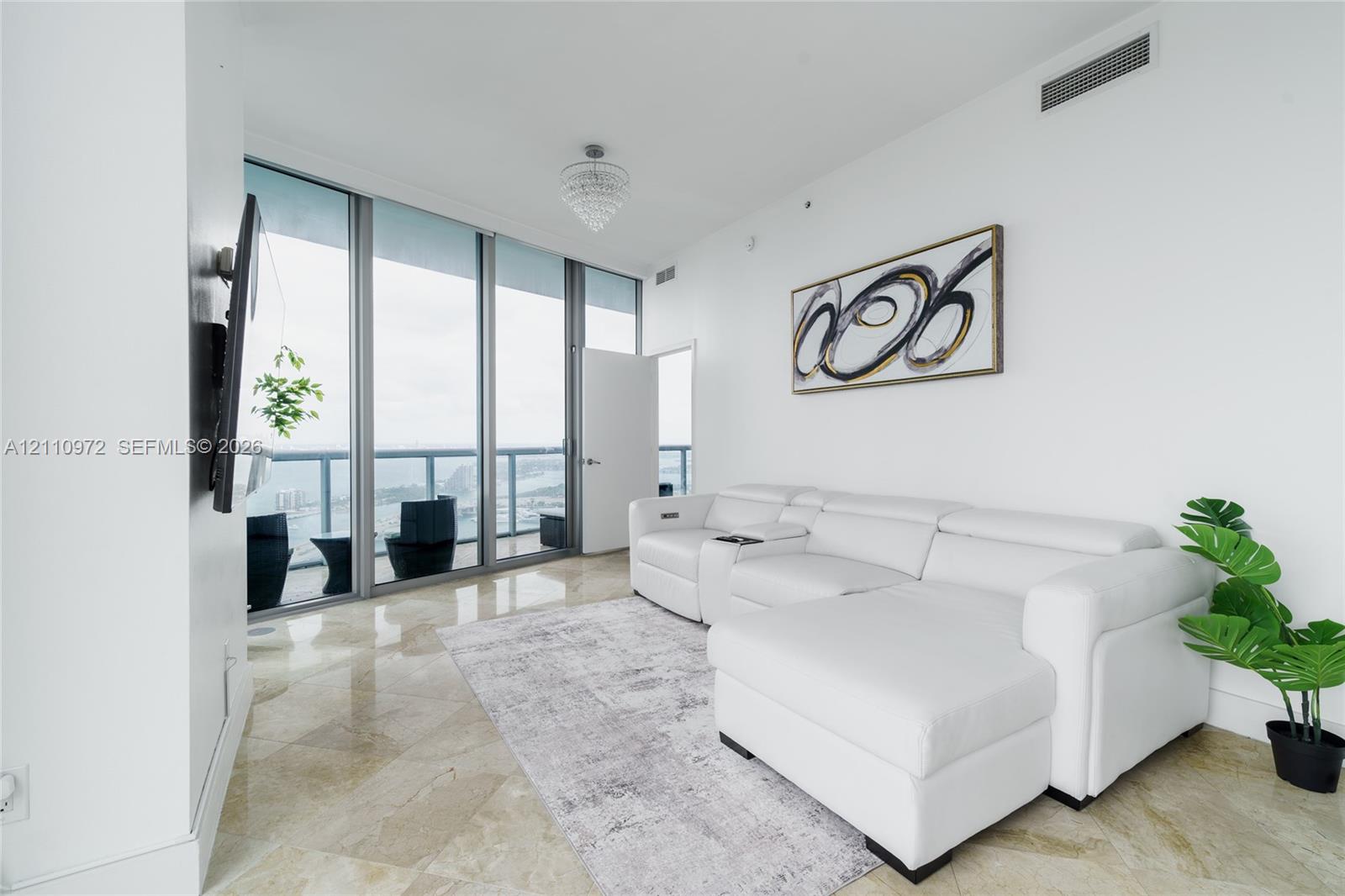 888 Biscayne Boulevard 4712 Property Photo 16