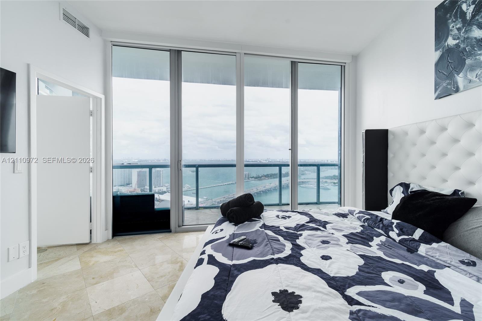 888 Biscayne Boulevard 4712 Property Photo 19