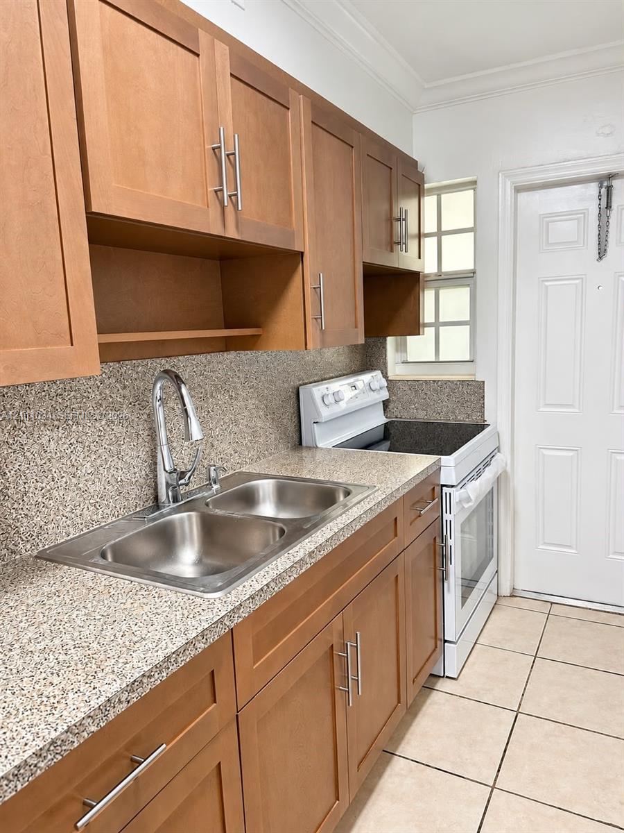 1450 Ne 171st Street 104b Property Photo 3