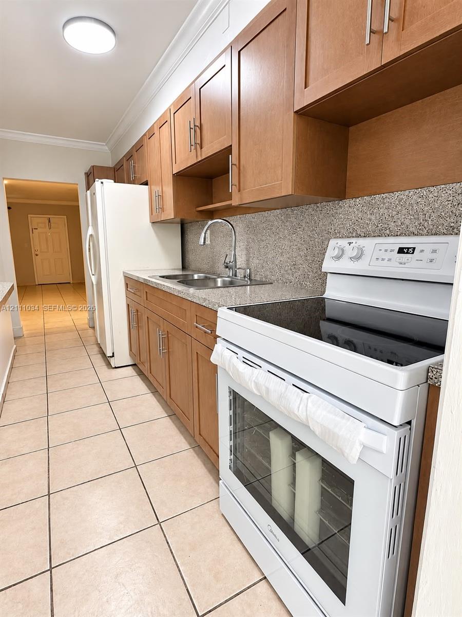 1450 Ne 171st Street 104b Property Photo 4