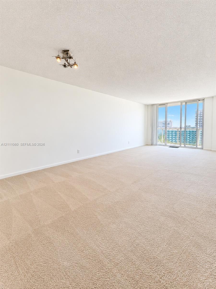 19370 Collins Avenue 1521 Property Photo 4