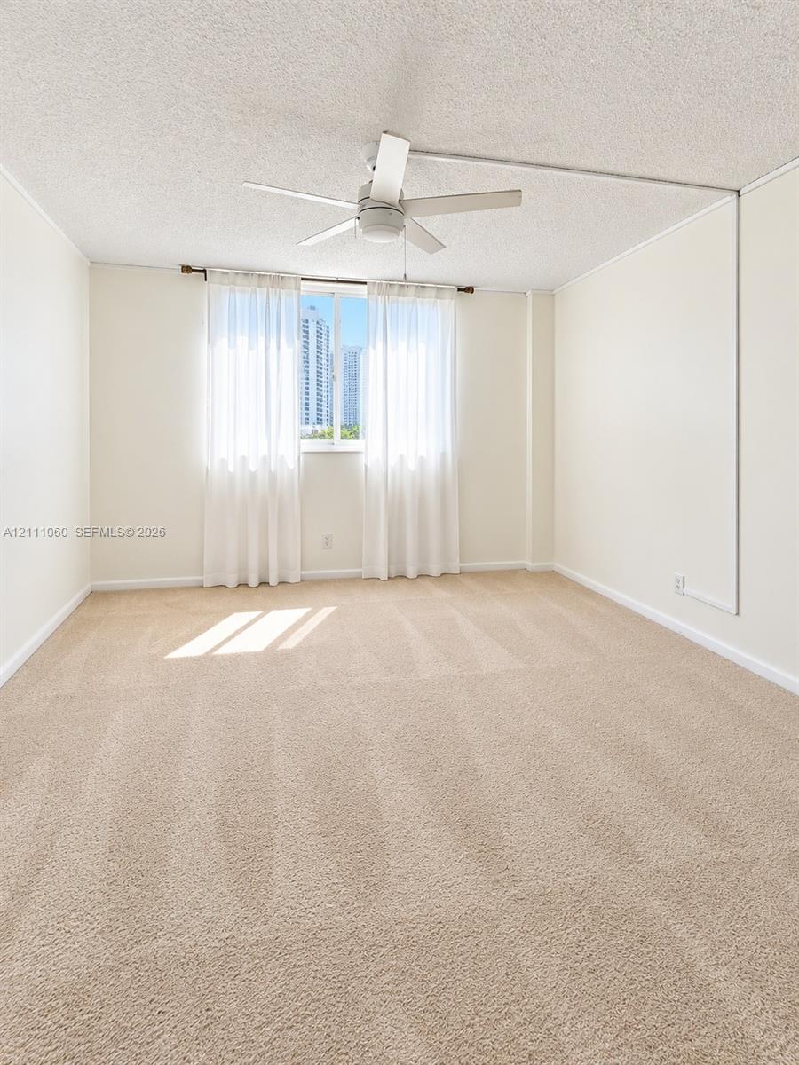 19370 Collins Avenue 1521 Property Photo 5