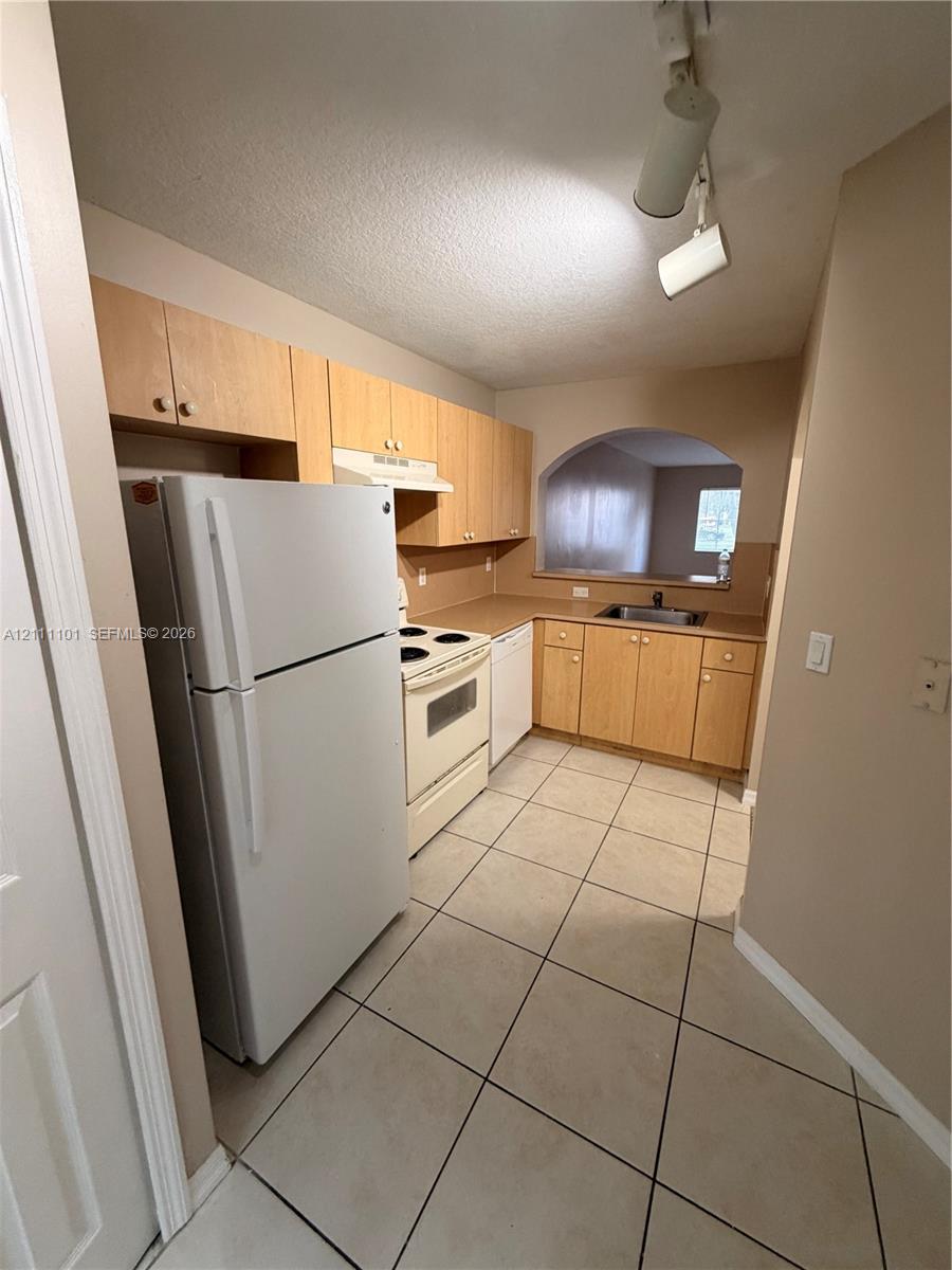 1250 SE 31st Court 105-33 Property Photo 1
