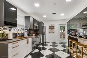 919 NW 49th Street Property Photo 1