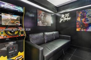 919 Nw 49th Street Property Photo 9