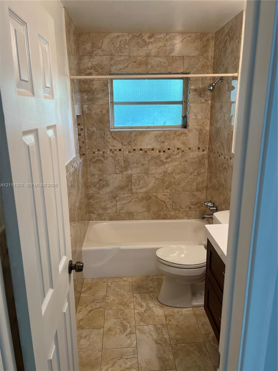 16425 Sw 75th Avenue Property Photo 10